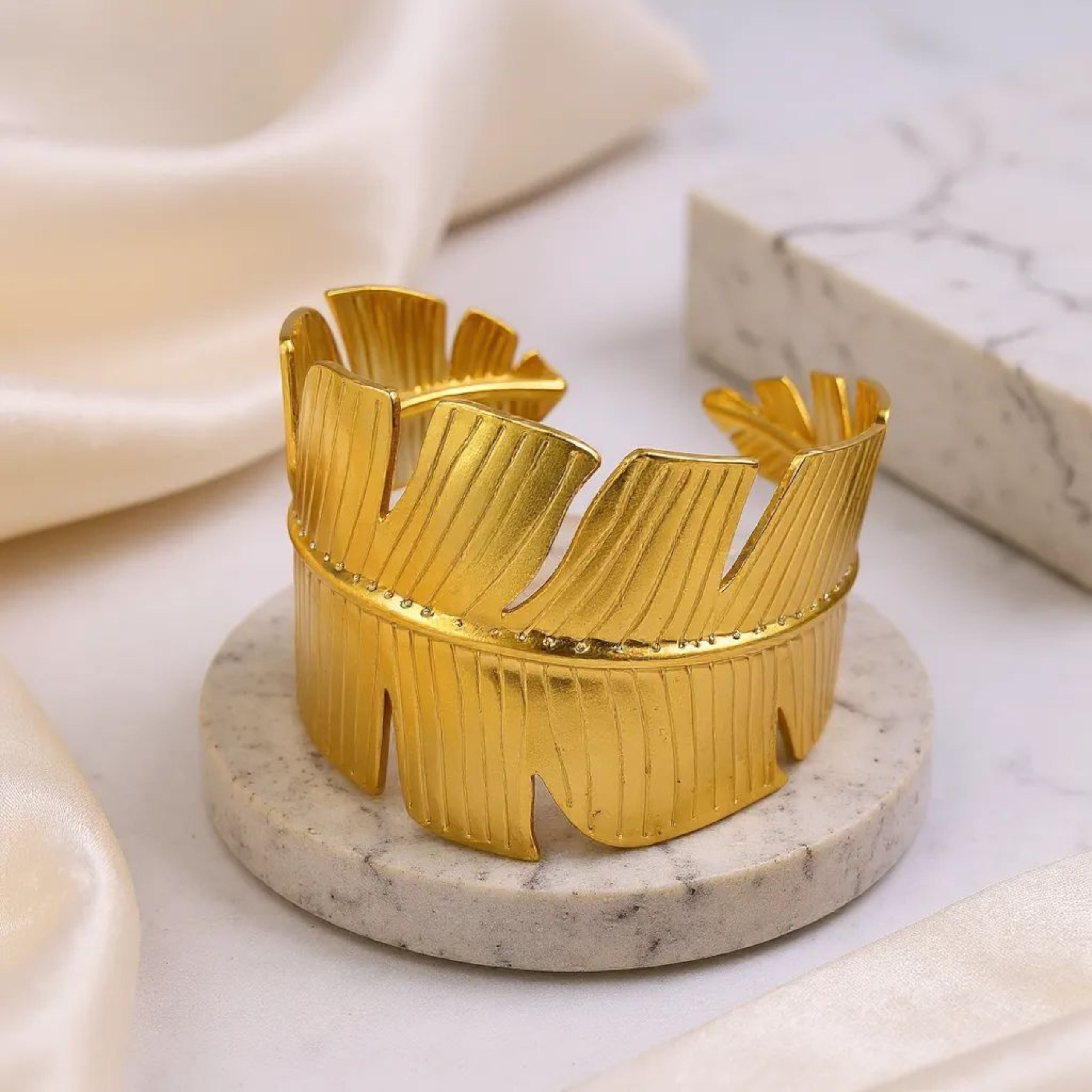 Premium Leaf 18K Gold Plated Handcuff