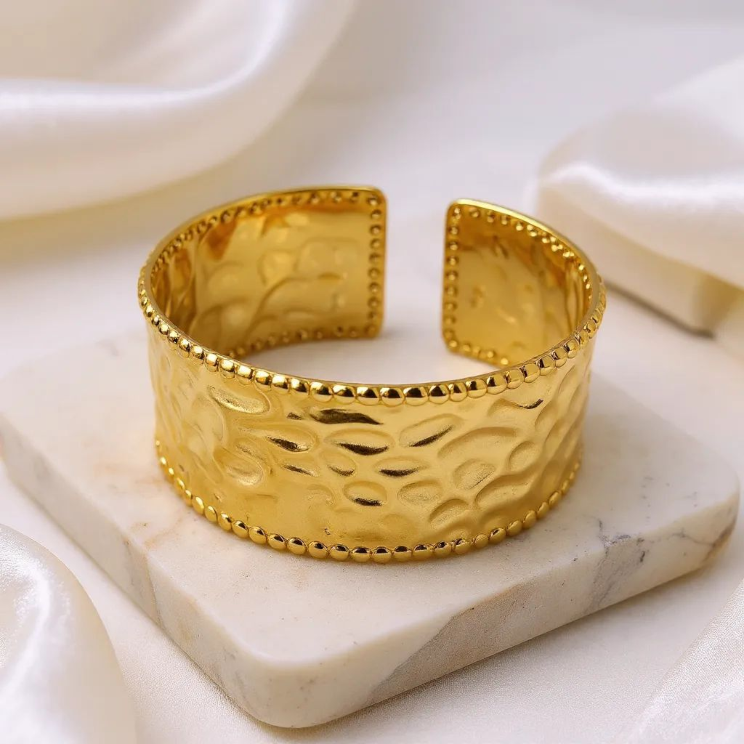 Luxury Textured 18K Gold Plated Handcuff