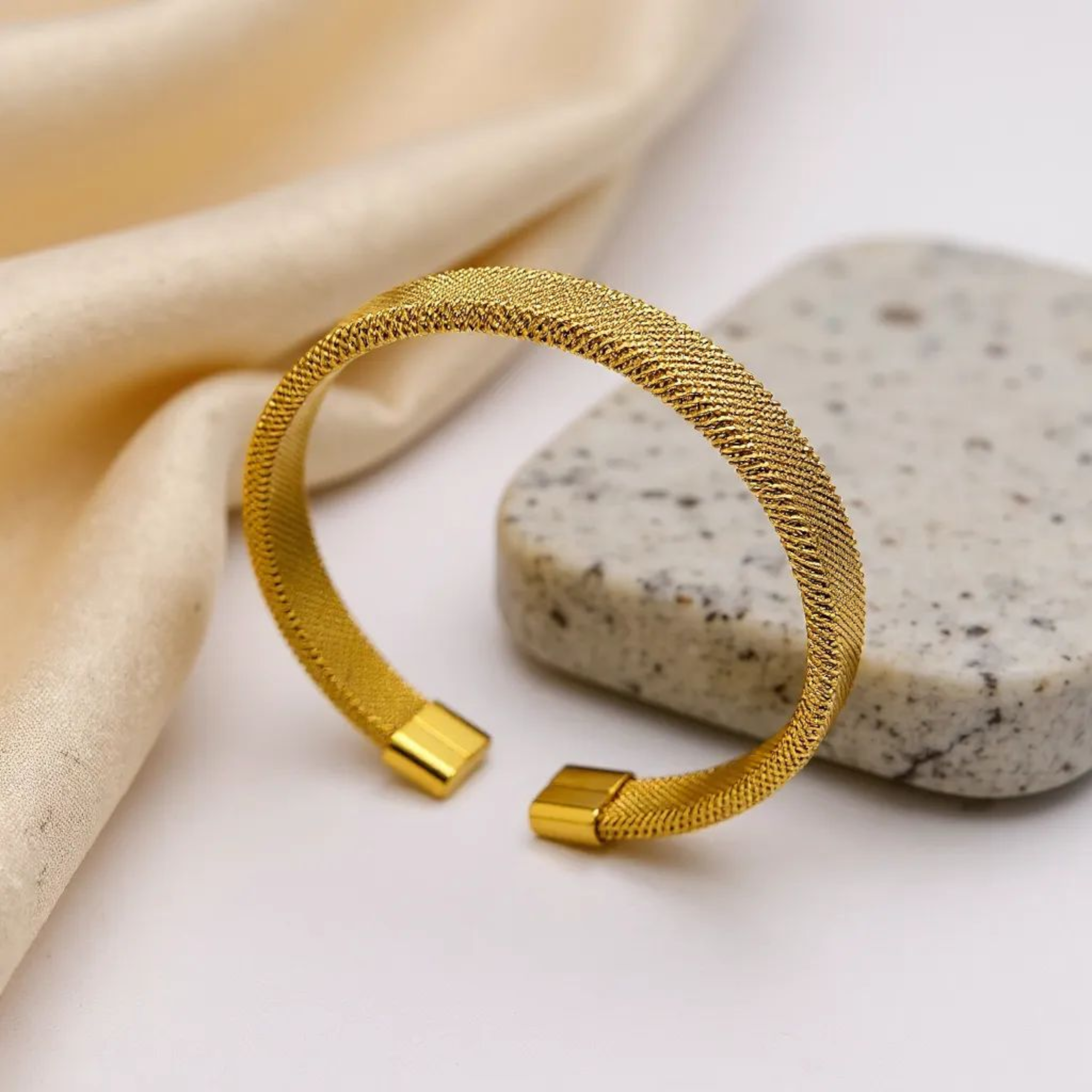 Mesh Style 18K Gold Plated Handcuff