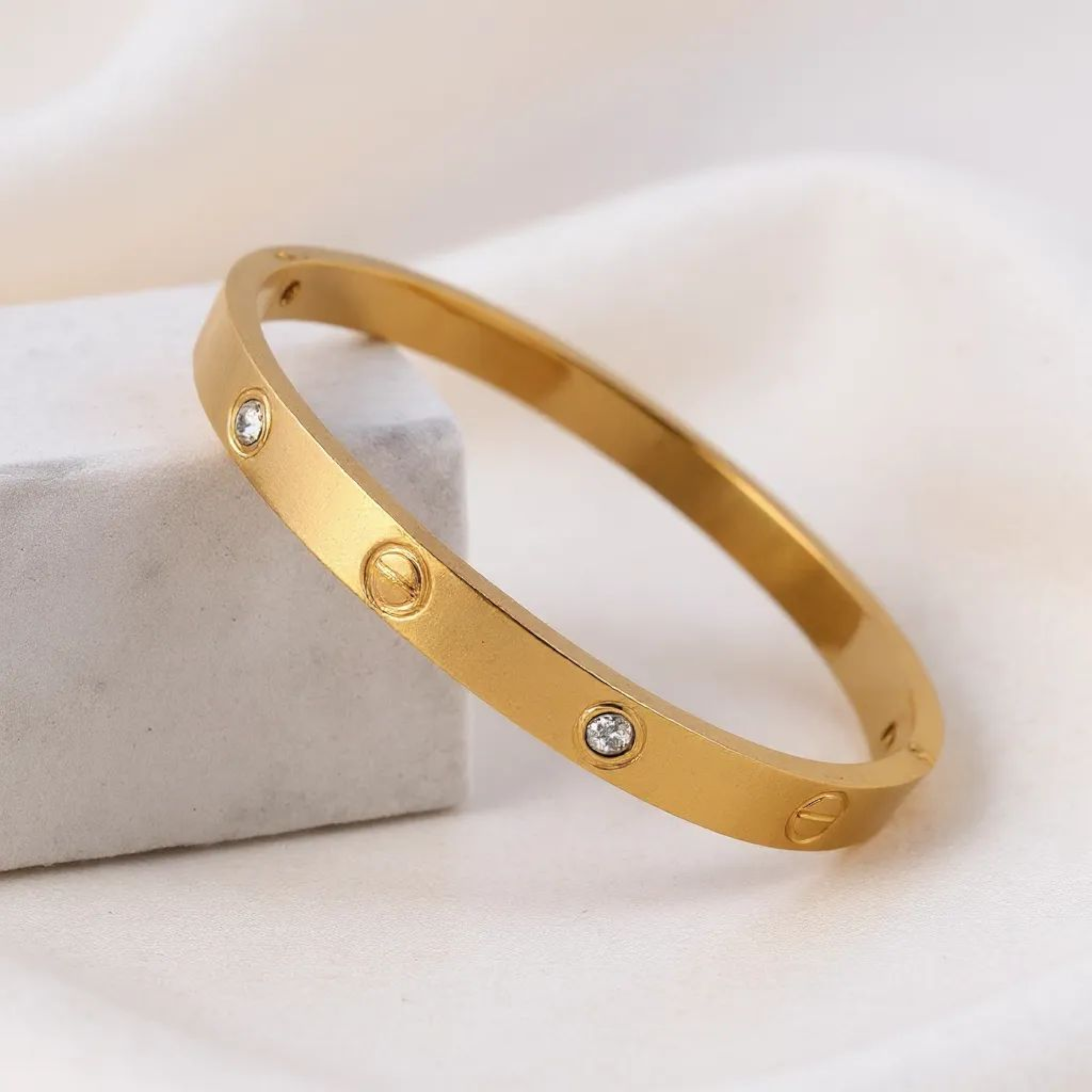 Minimalist Style 18K Gold Plated Bangle