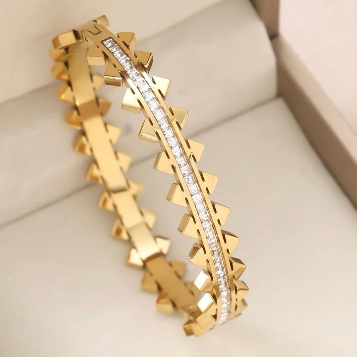 Royal Spike Line 18K Gold Plated Handcuff