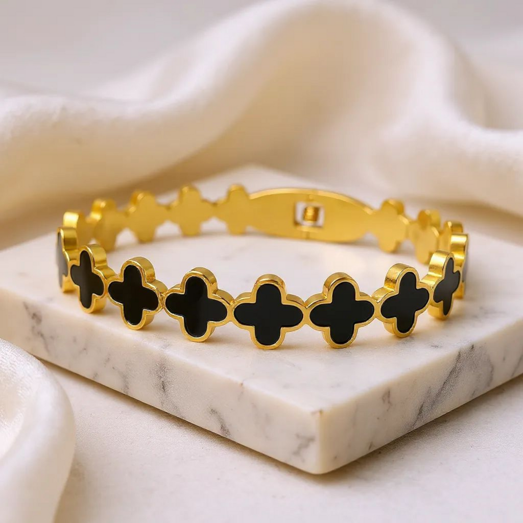 Luxury Clover 18K Gold Plated Handcuff