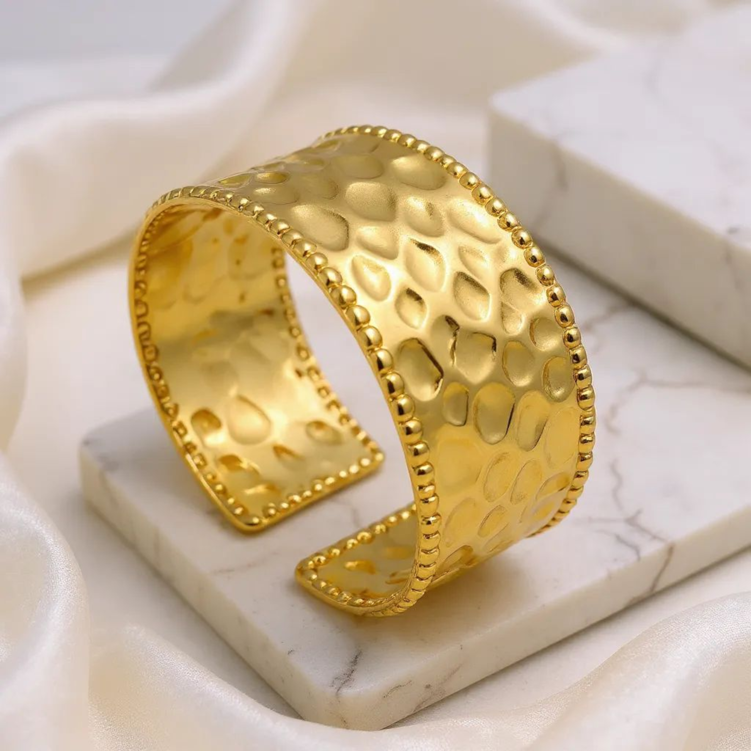 Luxury Textured 18K Gold Plated Handcuff