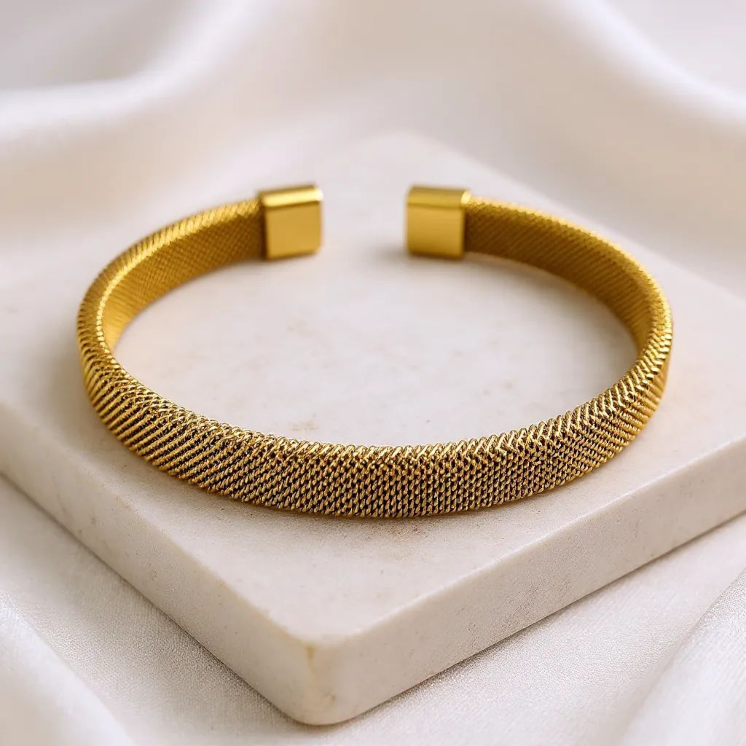 Mesh Style 18K Gold Plated Handcuff