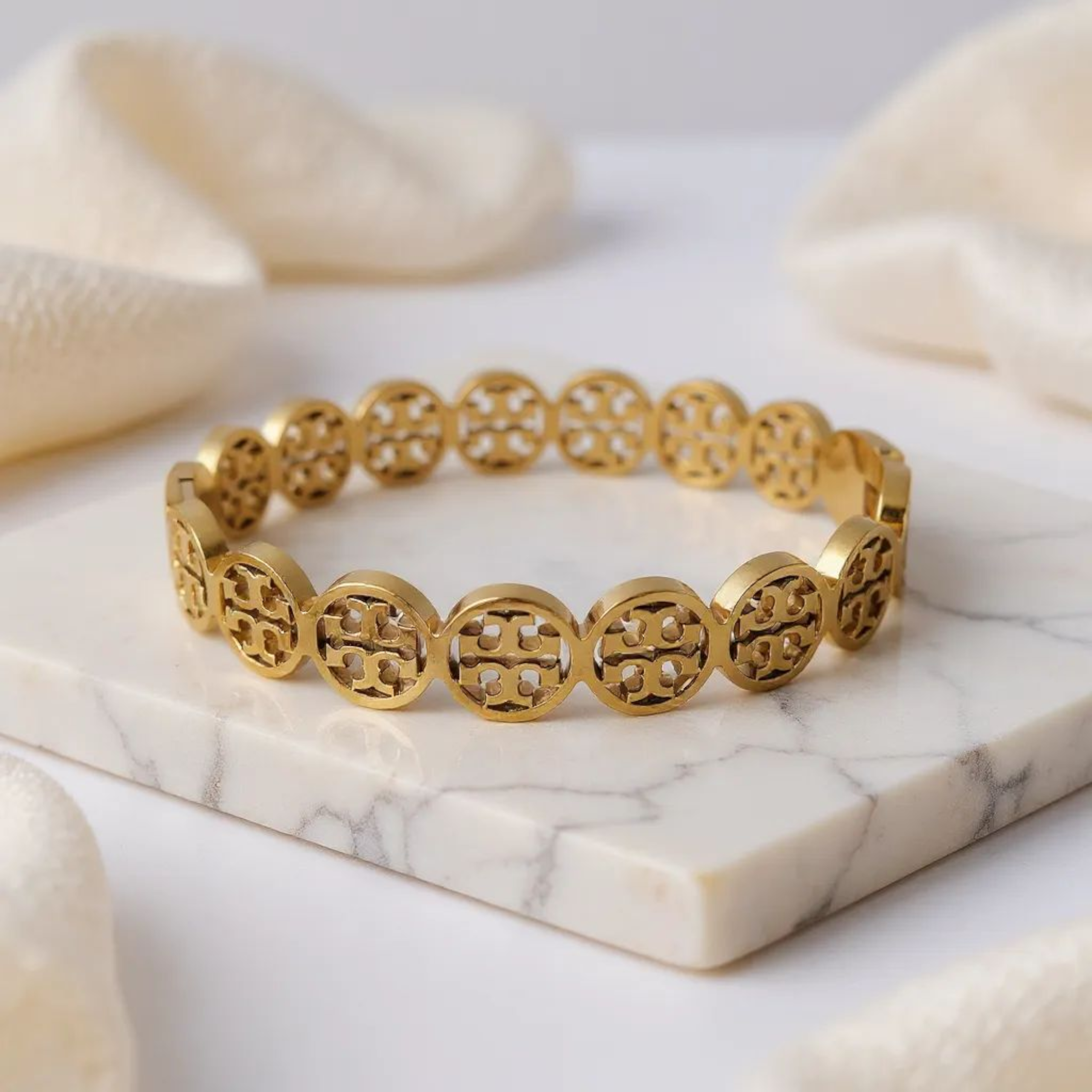 Figtree Style 18K Gold Plated Bangle