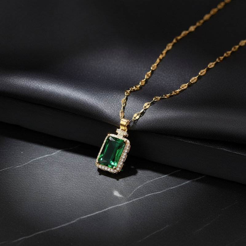 Vintage Emarald Gold Plated Necklace