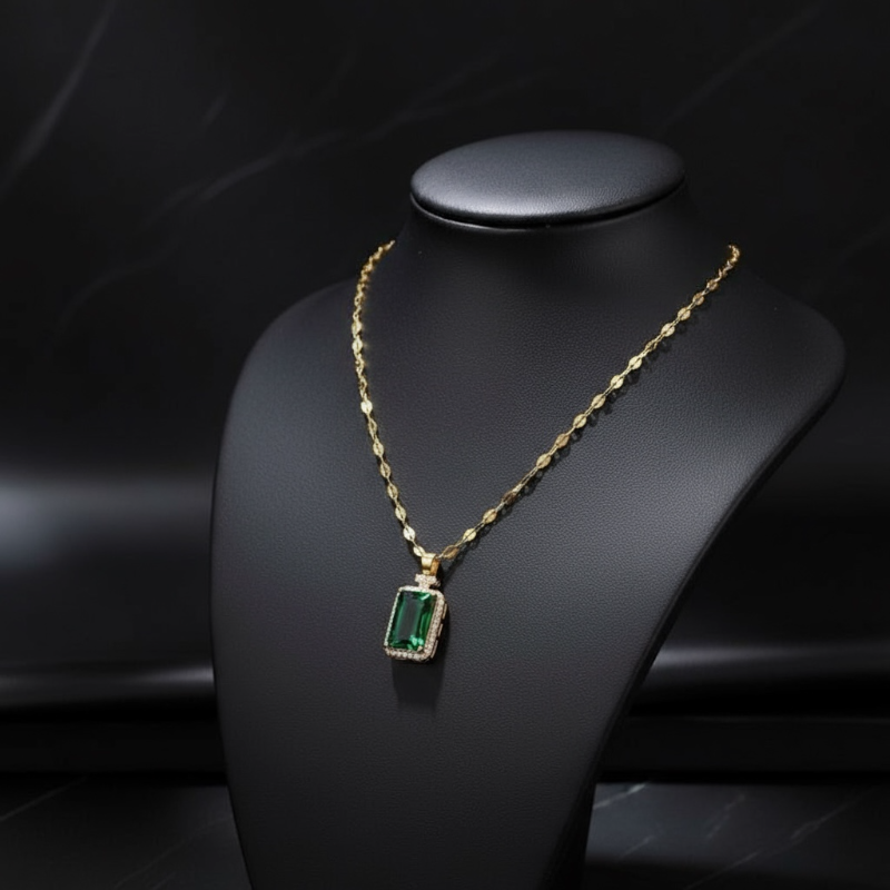 Vintage Emarald Gold Plated Necklace